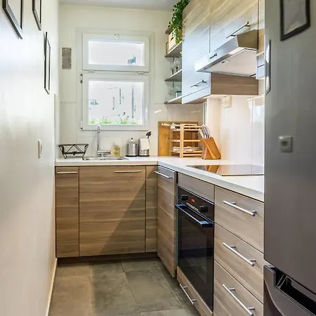 Premium Flat In Well Furnished 16th District Apartment *