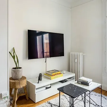 Apartment Premium Flat In Well Furnished 16th District