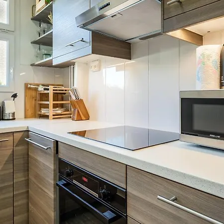 Premium Flat In Well Furnished 16th District *