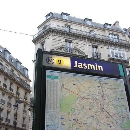 Premium Flat In Well Furnished 16th District * Paris